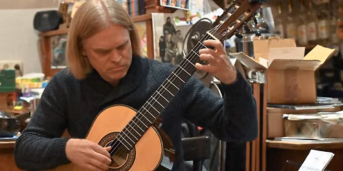 Caf\u00e9 Hausmusik mit Bernd Maier an der klassischen Gitarre