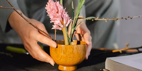 Ikebana Flower Arranging
