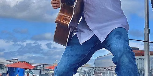 LIVE MUSIC - Jayson Orr