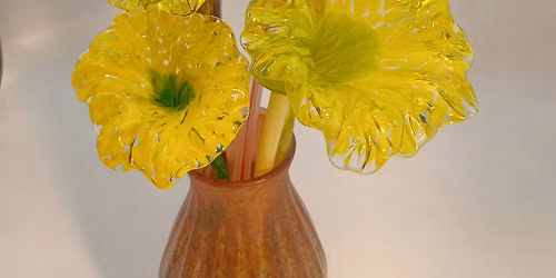 Days are WWWAAARRRMMM! Warm up your morning ?? making flowers!
