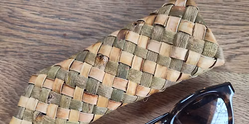 Willow bark pouch workshop