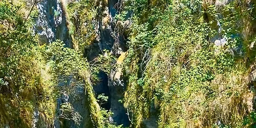 Cu caiacele la Pe\u0219tera Topolni\u021ba