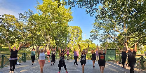 Zumba vid herr\u00e4ngens g\u00e5rd
