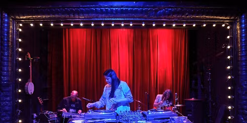 Ch\u00e1vez \/ Ismaily \/ Saunier