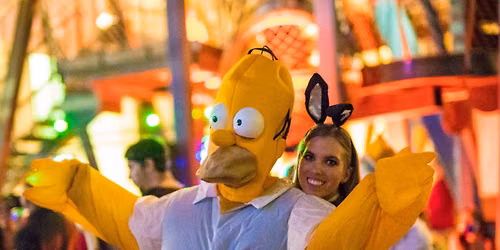 Play Date: Costumes & Cocktails (21+)