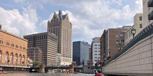 History Tour w\/ Milwaukee County Historical Society