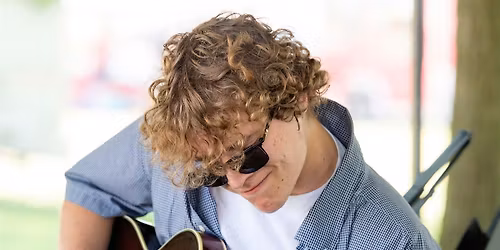 Plush Friday Date Night: Candlelight, Cocktails & live Jazz in Toronto