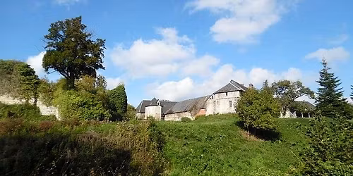 En passant par le bois de la pleure.