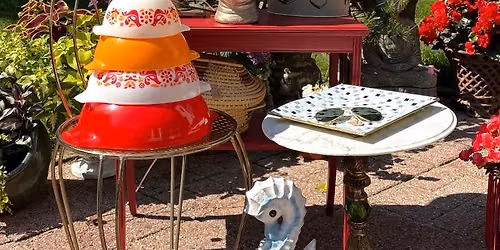Kim\u2019s Vintage Fall Sale, 606 Oak Street, Manitowoc