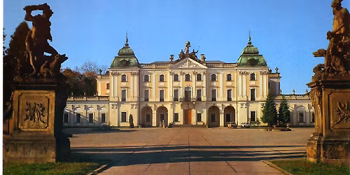 Pa\u0142ace magnackie XVIII:  Bia\u0142ystok i Radzy\u0144 Podlaski  - antykizacja form na us\u0142ugach polityki