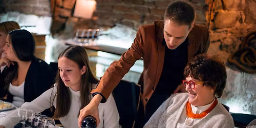 Ost och vinprovning p\u00e5 Saluhallen