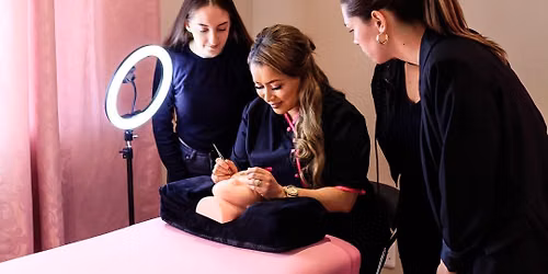 Lash Extension Training