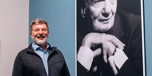 Vse najbolj\u0161e za rojstni dan, Miki Muster! - pogovor z umetnikovim sinom