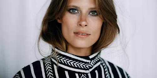 \u015aWI\u0118TO TEATRU. JULIA PIETRUCHA RECITAL