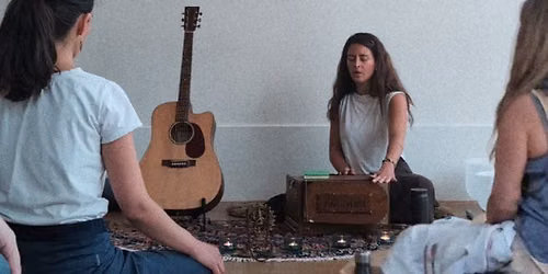 Kirtan Evening with Lea & Luke