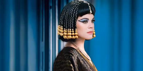 KLEOPATRA. VALDNIECE BAROKA GAISM\u0100