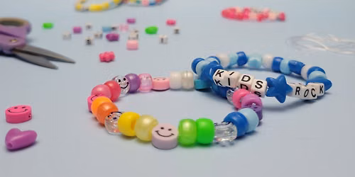 Weekly pop-in kids craft: FRIENDSHIP BRACELETS