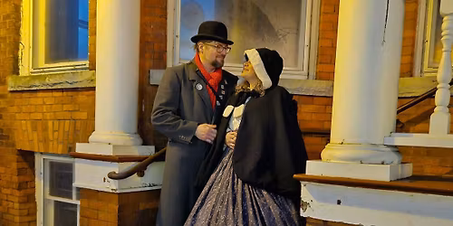 Two Leaf Clover at The Holly Dickens Festival