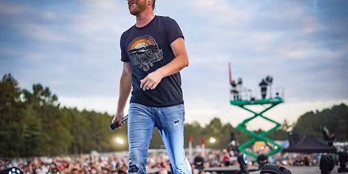 Cole Swindell at Pacific Amphitheatre