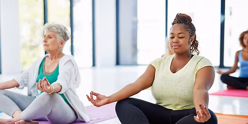 Morgenyoga p\u00e5 Storetorv \u2013 St\u00e5 op med sommerenergi midt i byen 