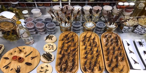 Tour por el Mercado de San Juan y el Barrio Chino