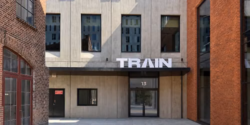 \u00c5bent hus med gratis koncerter med Grobund + DAYYANI \/ TRAIN