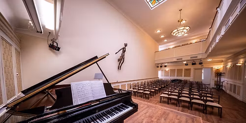 V\u00e1no\u010dn\u00ed prohl\u00eddka - Interi\u00e9ry Z\u00e1kladn\u00ed um\u011bleck\u00e9 \u0161koly Jihlava, kde m\u00fazy p\u011bj\u00ed a inspiruj\u00ed