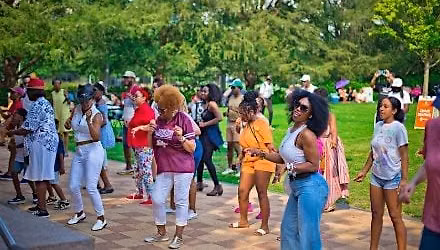 Fun in the Sun: Sisterlocks\u2122 Summer Line Dance Party