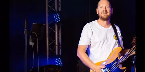 Live Music - Locky Routledge