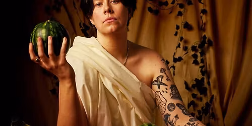 Chloe Petts: Big Naturals