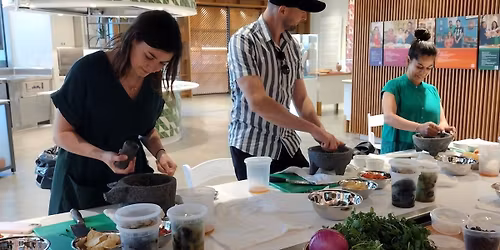 Sabor a Molcajete y Salsas | $55