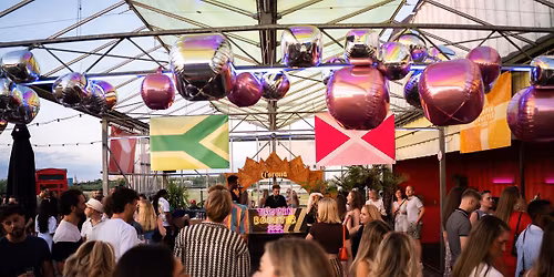 TROPENROOSTER \ud83e\ude77 Antwerpen | Plein Publiek Rooftop