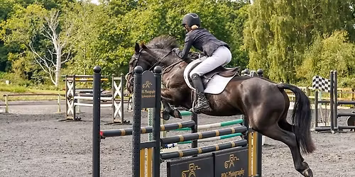 Petley SJ and Arena Eventing Clear Round day, Sunday 9 November