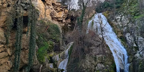 Escapad\u0103 160 de lei \u00een Bulgaria \u201eCascada de Smarald & Cetatea \u021aarilor\u201d