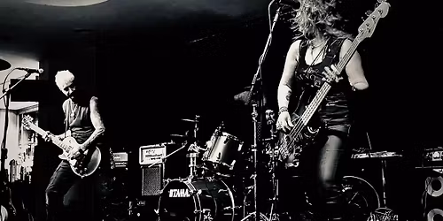 KD and The Dogs Live at The Metropolitan Bar Stafford