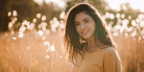 Live music with Jess Swilks!