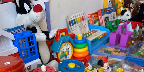 Yard sale\/ Moving Sale