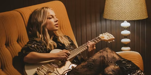 Evelina Ross "Zo\u0142za Tour"