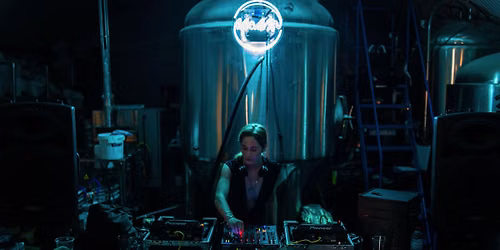 C\u00c9CILE VIRAGO [house\/minimal\/electro_from London to la Prairie!] au Bistro des Tilleuls