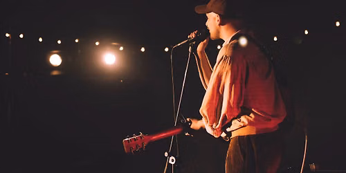 Maks \u0141api\u0144ski zagra we Wroc\u0142awiu! Koncert w... mieszkaniu!