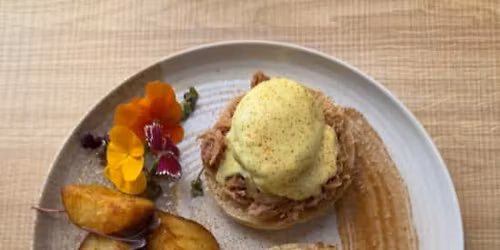 Men\u00fa Brunch en Port Bay Coffee, Food & Drinks