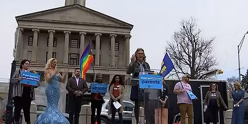 Parking Maggie Lindemann