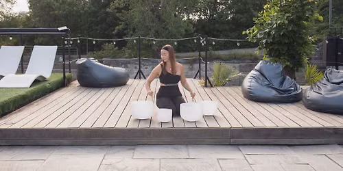 Bain sonore dans les Jardins \/ in the Gardens