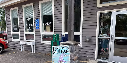 Grinch at Brooke’s Boutique 