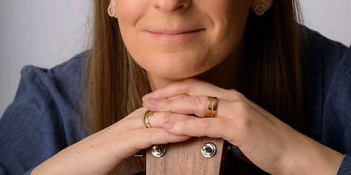 Midsommarkonsert: Emilia Lindberg - Fr\u00e5n country till l\u00e4sars\u00e5ng