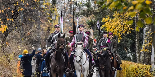 \u015awi\u0119to Niepodleg\u0142o\u015bci | \u015apiewanie hymnu, pokaz kawaleryjski w \u0141azienkach Kr\u00f3lewskich