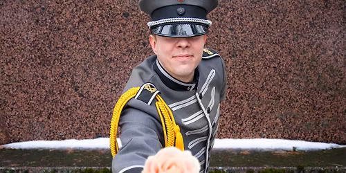 Ruusu \u00e4idille \u2013 Samettinen 70-luku