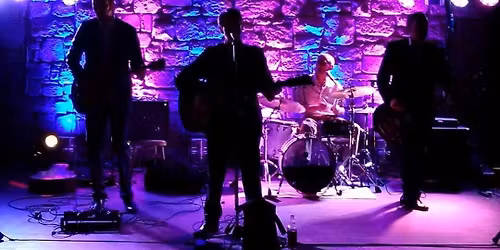 Zu Zu Cats Christmas Prowl