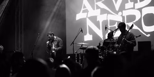 Arvid Nero, Maria Jane Smith, Simon Superti in \u00d6rebro