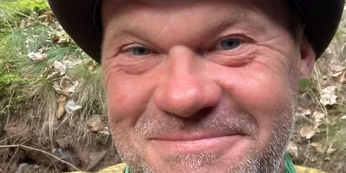 M\u00e4rchenhaftes Erz\u00e4hltheater mit Ralph-Uwe Heinz und Knotentroll